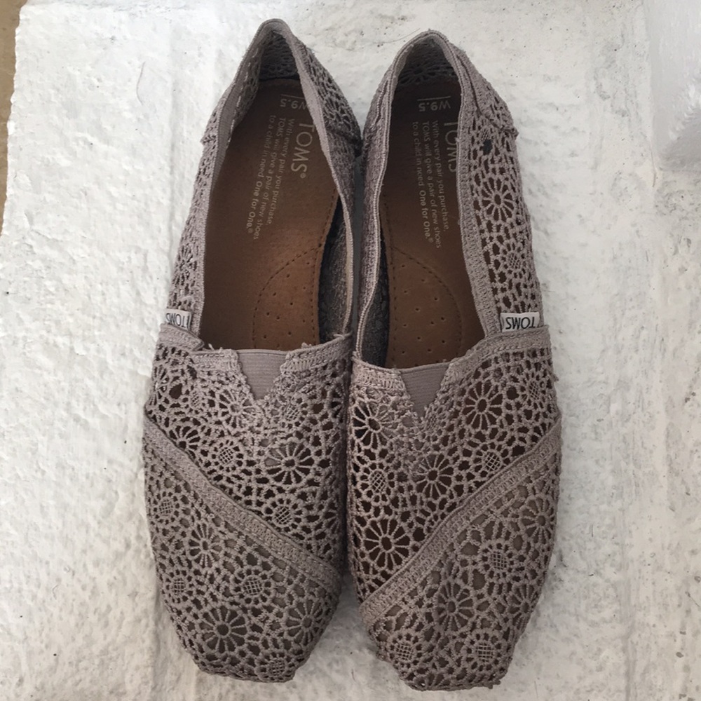 Toms Shoes